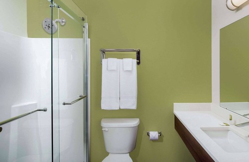 Barclay-Kingston Hotel | WoodSpring Suites Cherry Hill