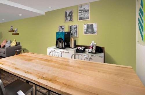 Barclay-Kingston Hotel | Woodspring Suites Cherry Hill