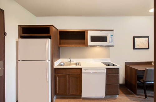 Plano Hotel | WoodSpring Suites Dallas Plano Central Legacy Drive