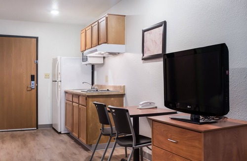 Denton Hotel | WoodSpring Suites Denton