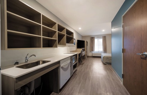 East Lansing Hotel | Woodspring Suites East Lansing - University Area