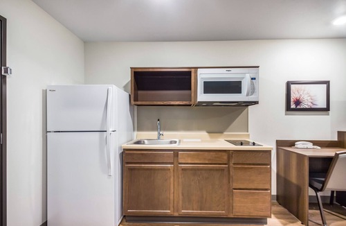 Gurnee Hotel | WoodSpring Suites Gurnee - Chicago