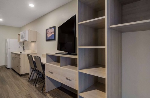 Orange Park Hotel | Woodspring Suites Jacksonville Orange Park