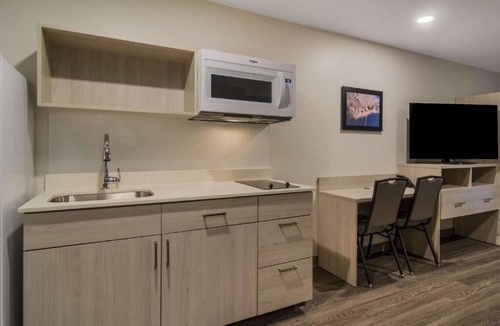 Orange Park Hotel | Woodspring Suites Jacksonville Orange Park