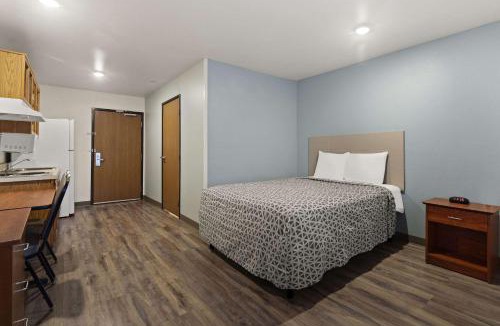 Macon Hotel | WoodSpring Suites Macon North