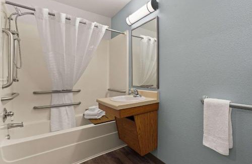Macon Hotel | WoodSpring Suites Macon North