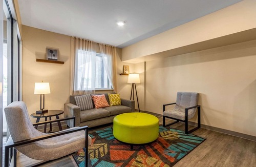 Miramar Hotel | WoodSpring Suites Miramar