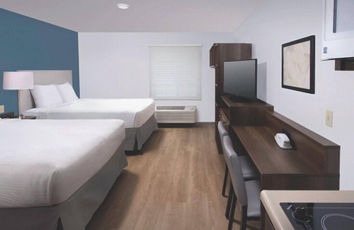 Rochester Hotel | Woodspring Suites Rochester Greece