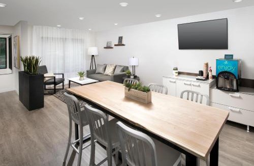 Redmond Hotel | WoodSpring Suites Seattle Redmond