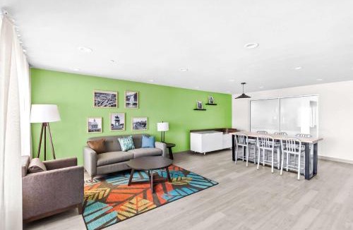 Southeast Houston Hotel | WoodSpring Suites South Houston Hobby