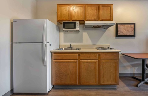 Bentonville - Fayetteville Hotel | WoodSpring Suites Springdale