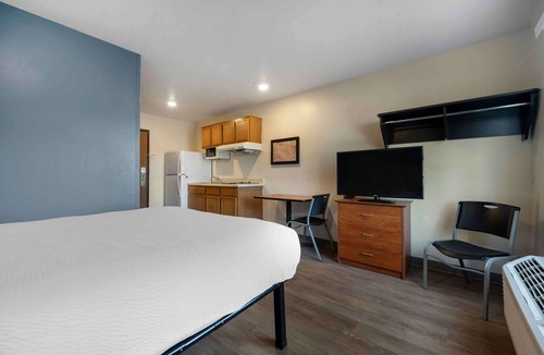 Bentonville - Fayetteville Hotel | WoodSpring Suites Springdale