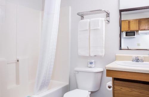 Texas City Hotel | WoodSpring Suites Texas City