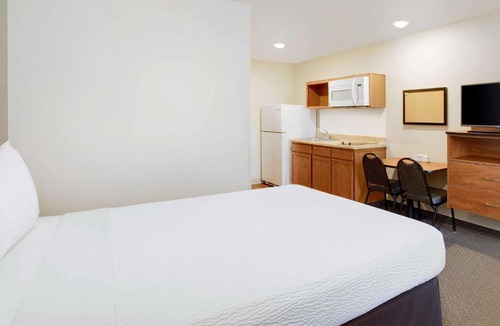 Virginia Beach Hotel | WoodSpring Suites Virginia Beach