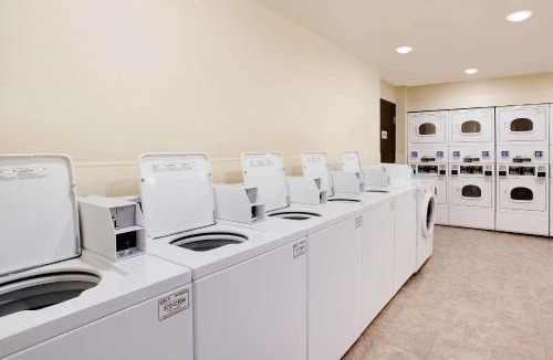 Virginia Beach Hotel | WoodSpring Suites Virginia Beach