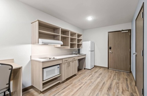 Strabane Hotel | WoodSpring Suites Washington Meadowlands PA