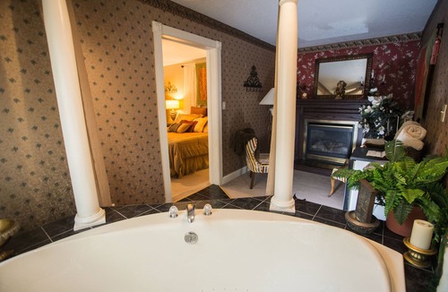 Independence Bed & Breakfast | Woodstock Inn B&B