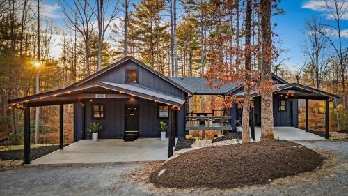 Horse Shoe House | Woodstock Manor