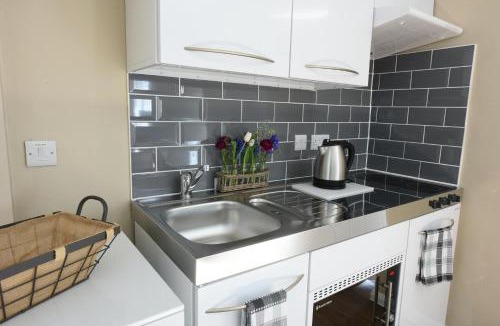 Charlton Apartment | Woodstock Suites