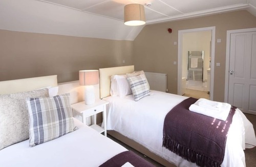 Charlton Apartment | Woodstock Suites