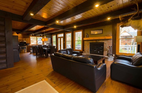 Lac-Superieur Ski Chalet | Woodsy Cabin Mont Tremblant
