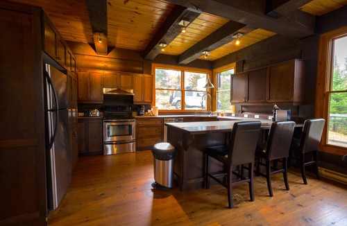 Lac-Superieur Ski Chalet | Woodsy Cabin Mont Tremblant
