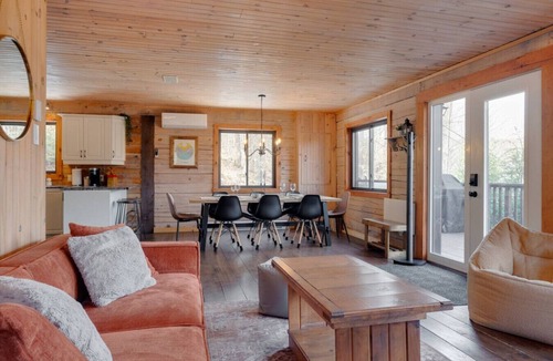 Amherst Cabin | Woodsy Chalet Near Tremblant
