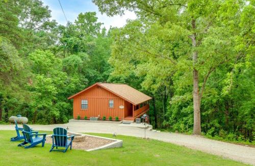 Gassville House | Woodsy Gassville Getaway ~ 3 Mi to White River!