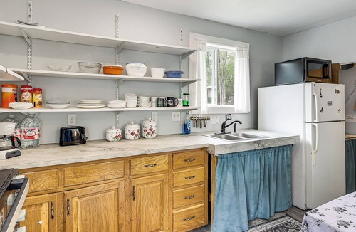 Marydel Apartment | Woodsy + Secluded! Amish Country Retreat in Hartly