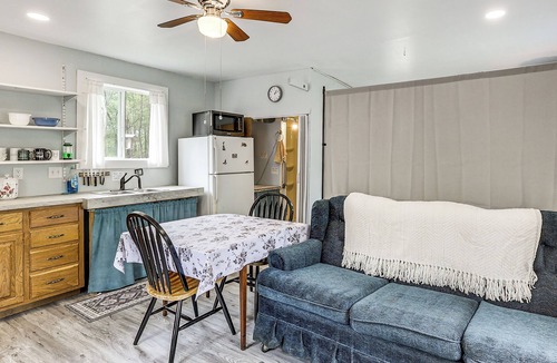 Marydel Apartment | Woodsy + Secluded! Amish Country Retreat in Hartly