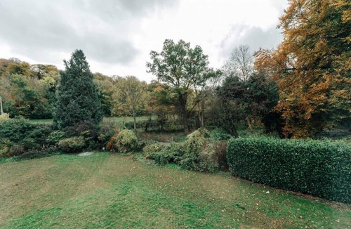 Henley House | Woodvale - Sleeps 20