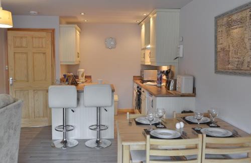 Cutthorpe House | Woodview Lodge