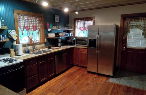 Cooperstown Ski Chalet | Woodview Retreat 3-bedroom Chalet in charming Cooperstown with Pool