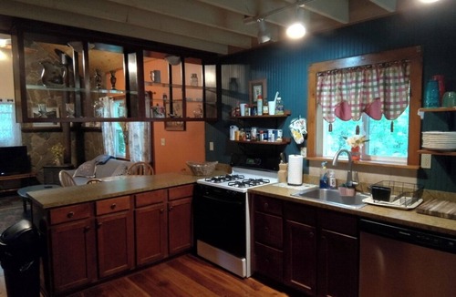 Cooperstown Ski Chalet | Woodview Retreat 3-bedroom Chalet in charming Cooperstown with Pool