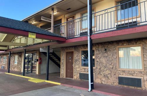 Woodward Hotel | Woodward Inn & Suites