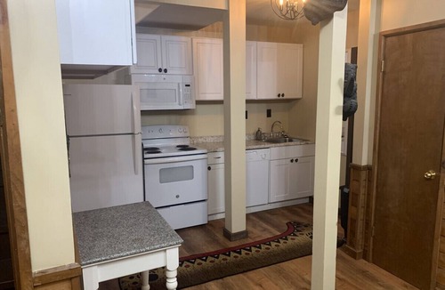 Benton Cabin | Woodwose Cabin - Adventures Now