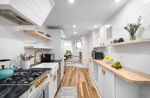 Midtown Apartment | Woody's Place
