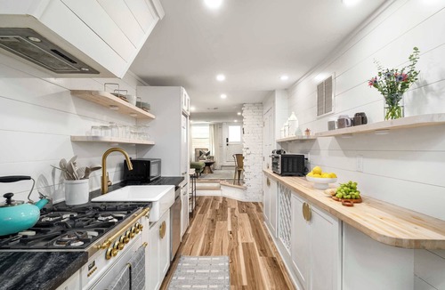 Midtown Apartment | Woody's Place