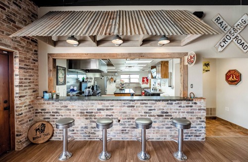 Justiceburg House | Woody’s Roadhouse Retreat: Barndominium Near Lake Alan Henry
