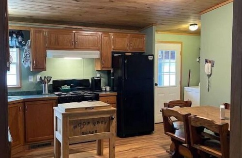 Lewis County House | Woof pack shack #1