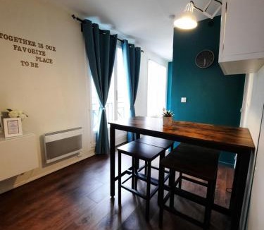 Noisy-sur-Ecole Apartment | Wool INN Studio in the Forest