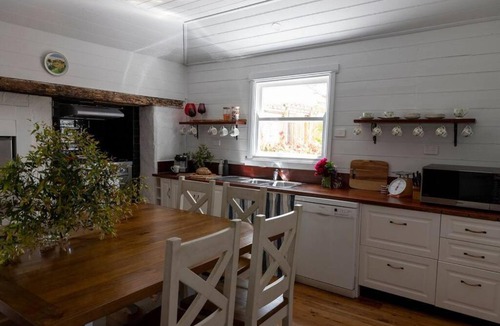 Taralga House | Woolbrook Cottage - Charming 1890's Heritage