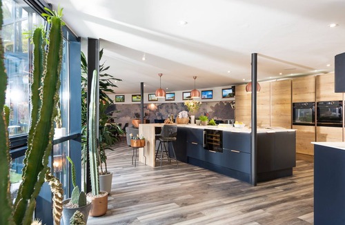 Sidmouth House | Woolbrook Reservoir - Hot Tub, Secure Parking