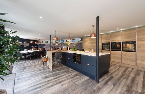 Sidmouth House | Woolbrook Reservoir - Hot Tub, Secure Parking