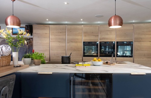 Sidmouth House | Woolbrook Reservoir - Hot Tub, Secure Parking