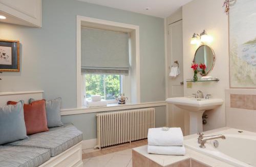 Stockton Hotel | Woolverton Inn