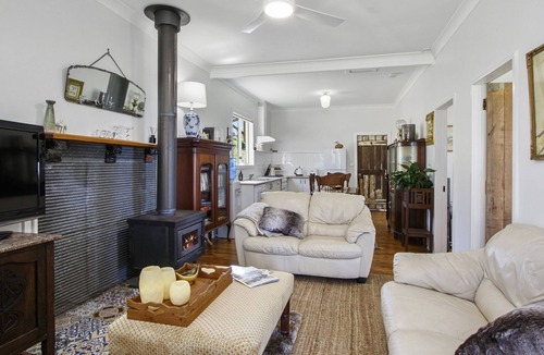 Bilpin Cottage | WOOLWAY at Itchenstoke - SPECIALS ON NOW !