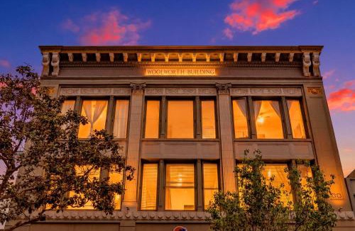 Gaslamp Quarter Apartment | Woolworth Loft - Modern 3BR Apt Steps from Gaslamp
