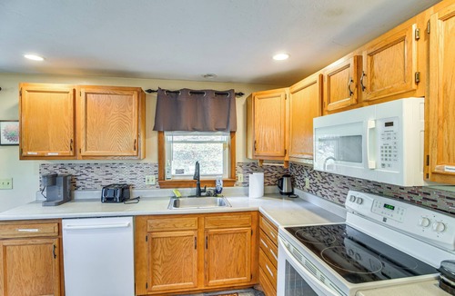 Indian Hill House | Worcester Home 5 Mi to Downtown!