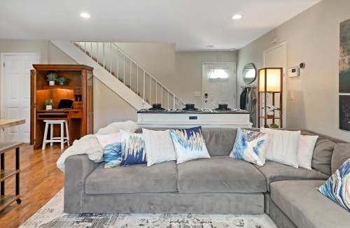 San Jose House | Work and Gym Hideaway